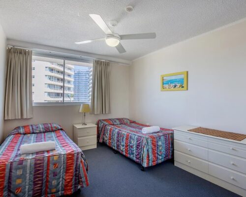 coolangatta-rainbow-bay-2bed-apartments10-11