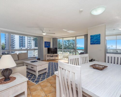 coolangatta-rainbow-bay-2bed-apartments10-3