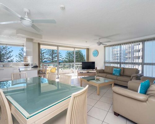 coolangatta-rainbow-bay-2bed-apartments21-2