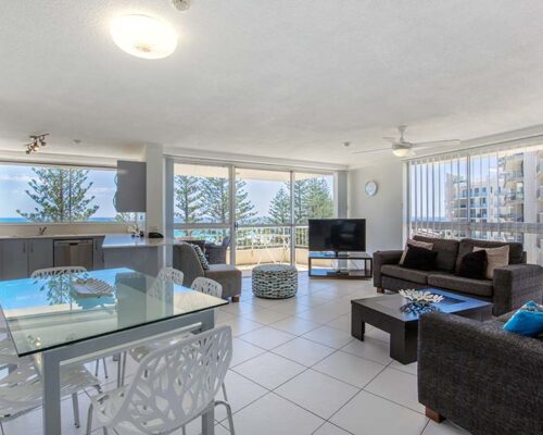 coolangatta-rainbow-bay-2bed-apartments24-2