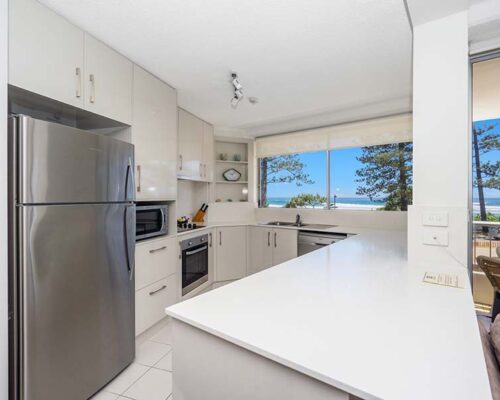 coolangatta-rainbow-bay-2bed-apartments6-3