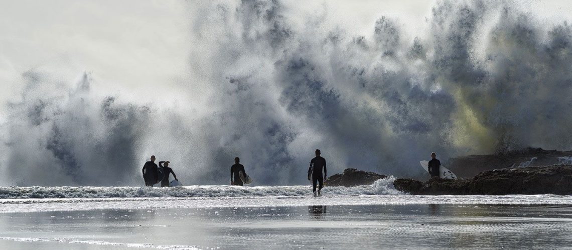 surfing at snapper rocks