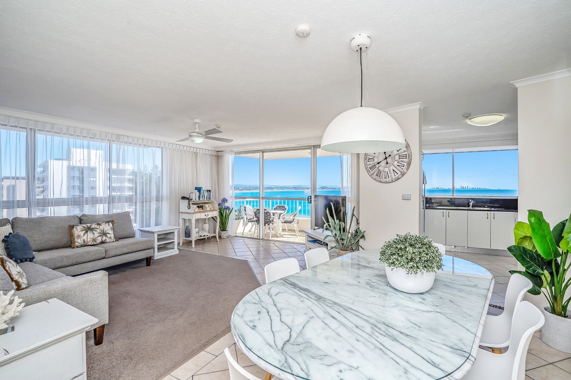 2 Bedroom Deluxe High Apartment, Coolangatta Rainbow Place